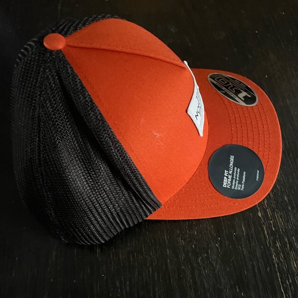 Hat with tags and everything all size fits all - Picture 4 of 6